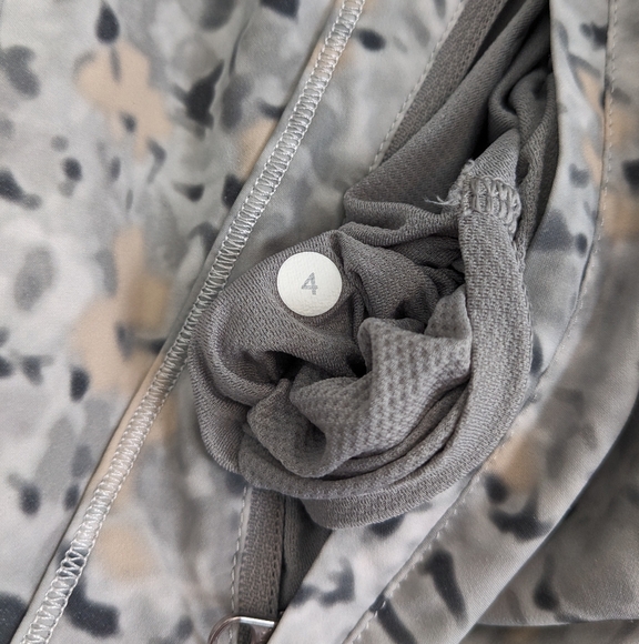 Lululemon Lightened Up Pullover for Running | Size 4 - Picture 13 of 16